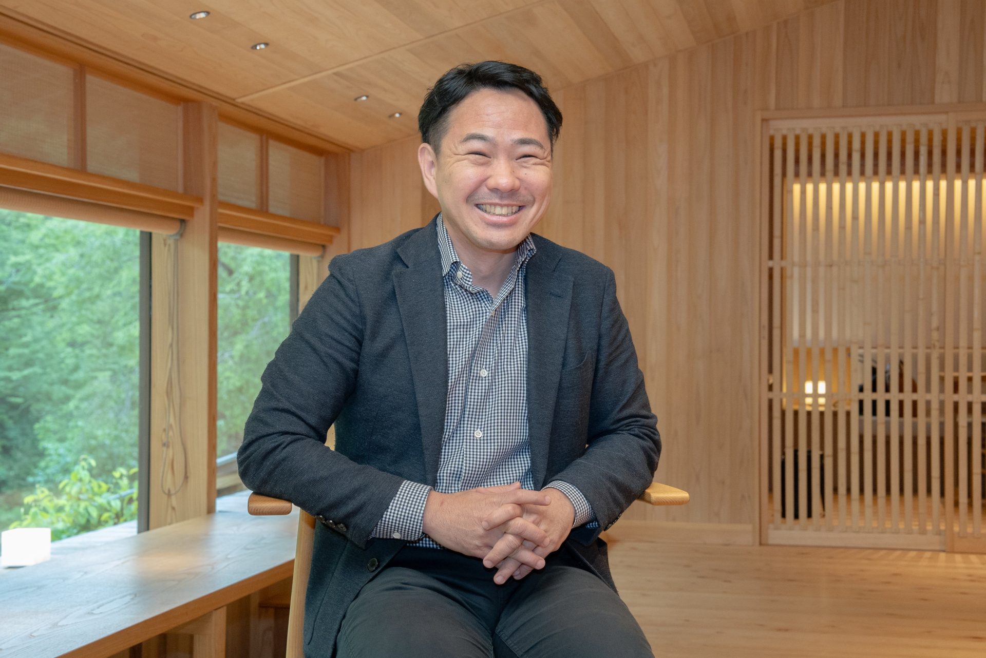 Satologue (さとローグ)での嶋田俊平氏のインタビュー風景