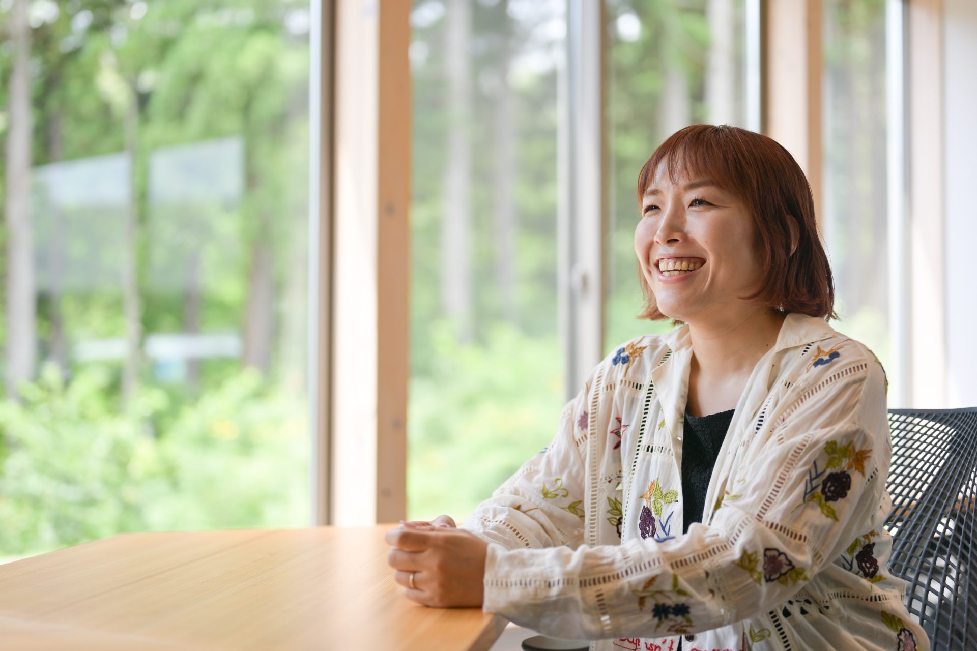 MYOKO BASE CAMPで撮影したthinc Journal取材時の滝本理恵さん