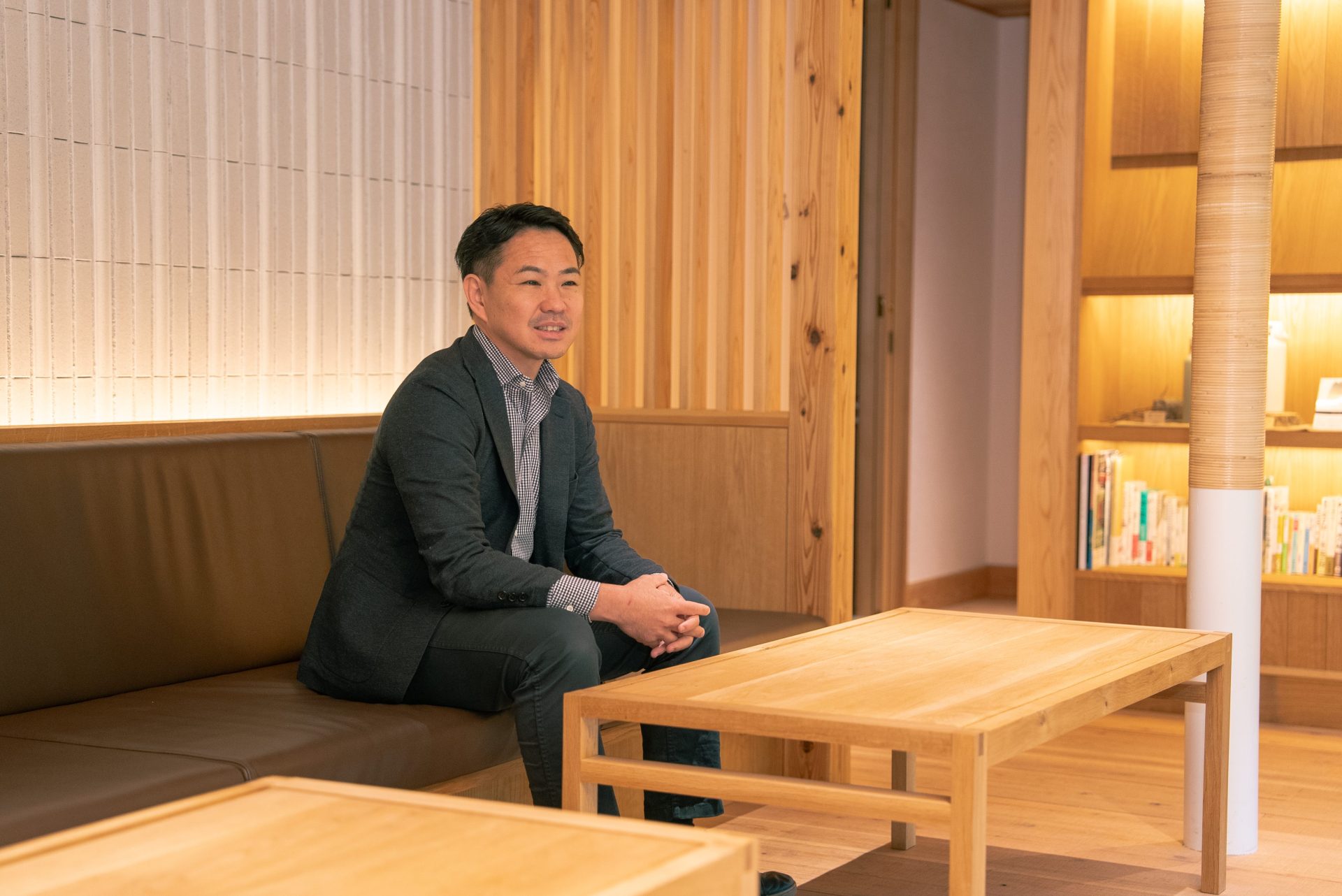 Satologue (さとローグ)での嶋田俊平氏のインタビュー風景